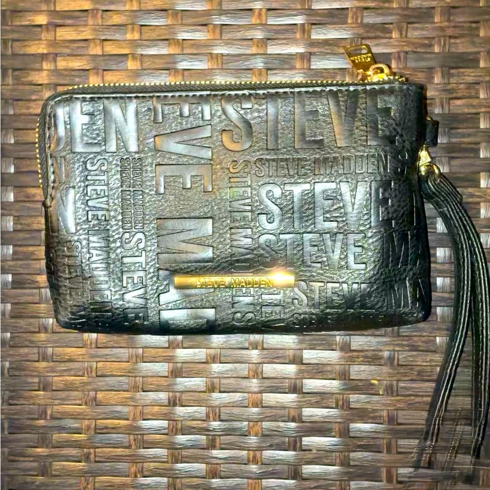 Steve Madden Gray Logo-Print Interior Clutch